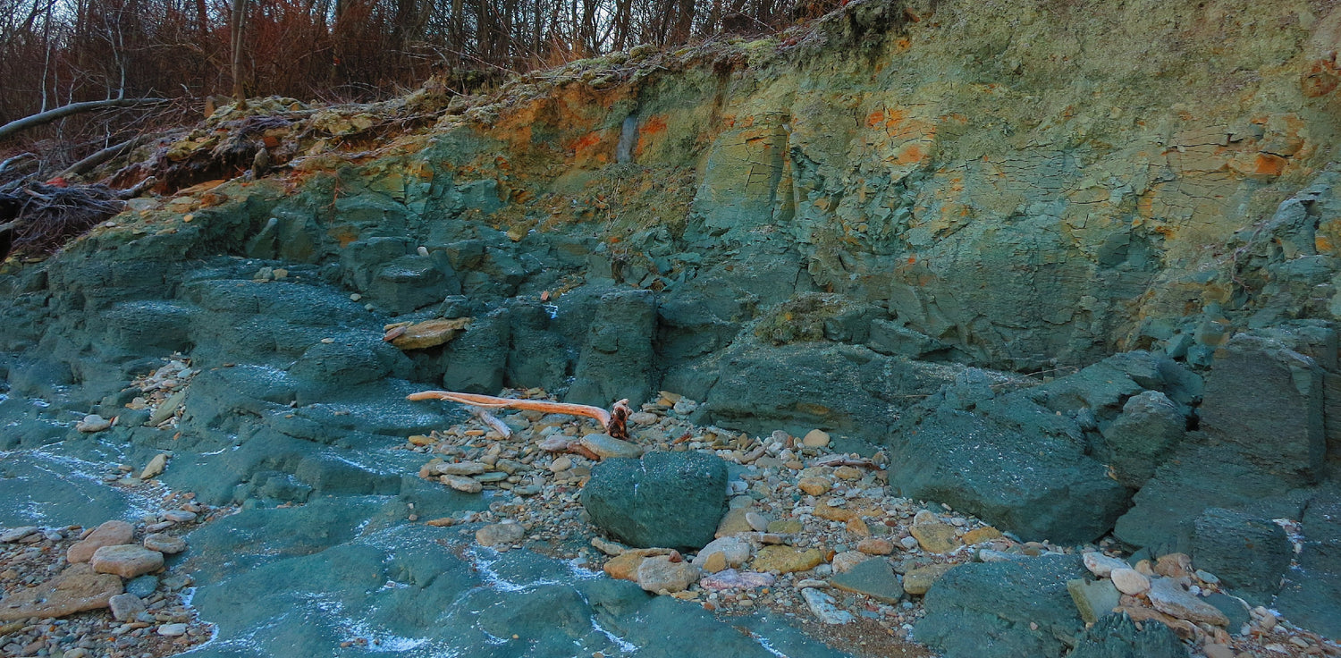 Estonian clay - A photo of a natural clay that is sourced from the country of Estonia. This clay is rich in minerals and trace elements, including calcium, magnesium, and potassium, and has been used for centuries for its cleansing and detoxifying properties. In skincare products, Estonian clay can help to purify the skin, unclog pores, and improve skin texture, leaving the skin looking and feeling refreshed.